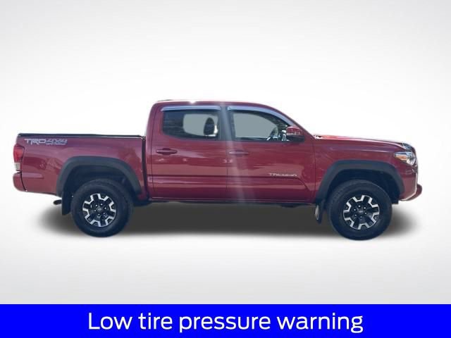 Used 2017 Toyota Tacoma TRD Off-Road image 8