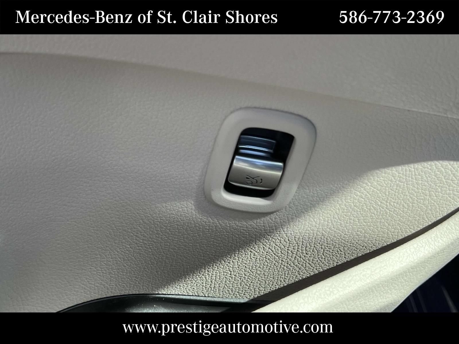 Certified 2025 Mercedes-Benz C 300 4MATIC Sedan image 24