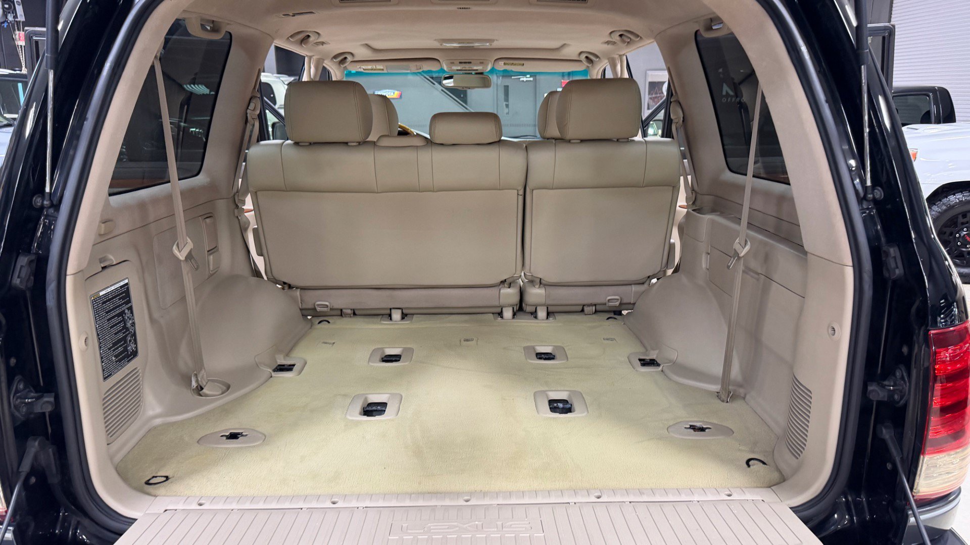 Used 2006 Lexus LX 470 4WD image 22