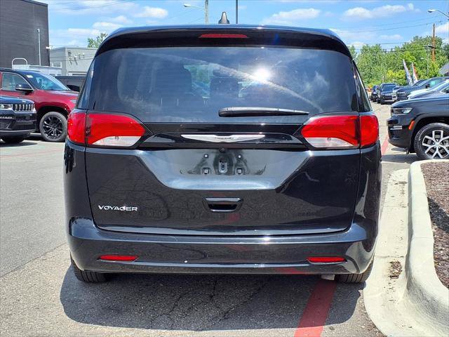 Certified 2023 Chrysler Voyager LX FWD image 21