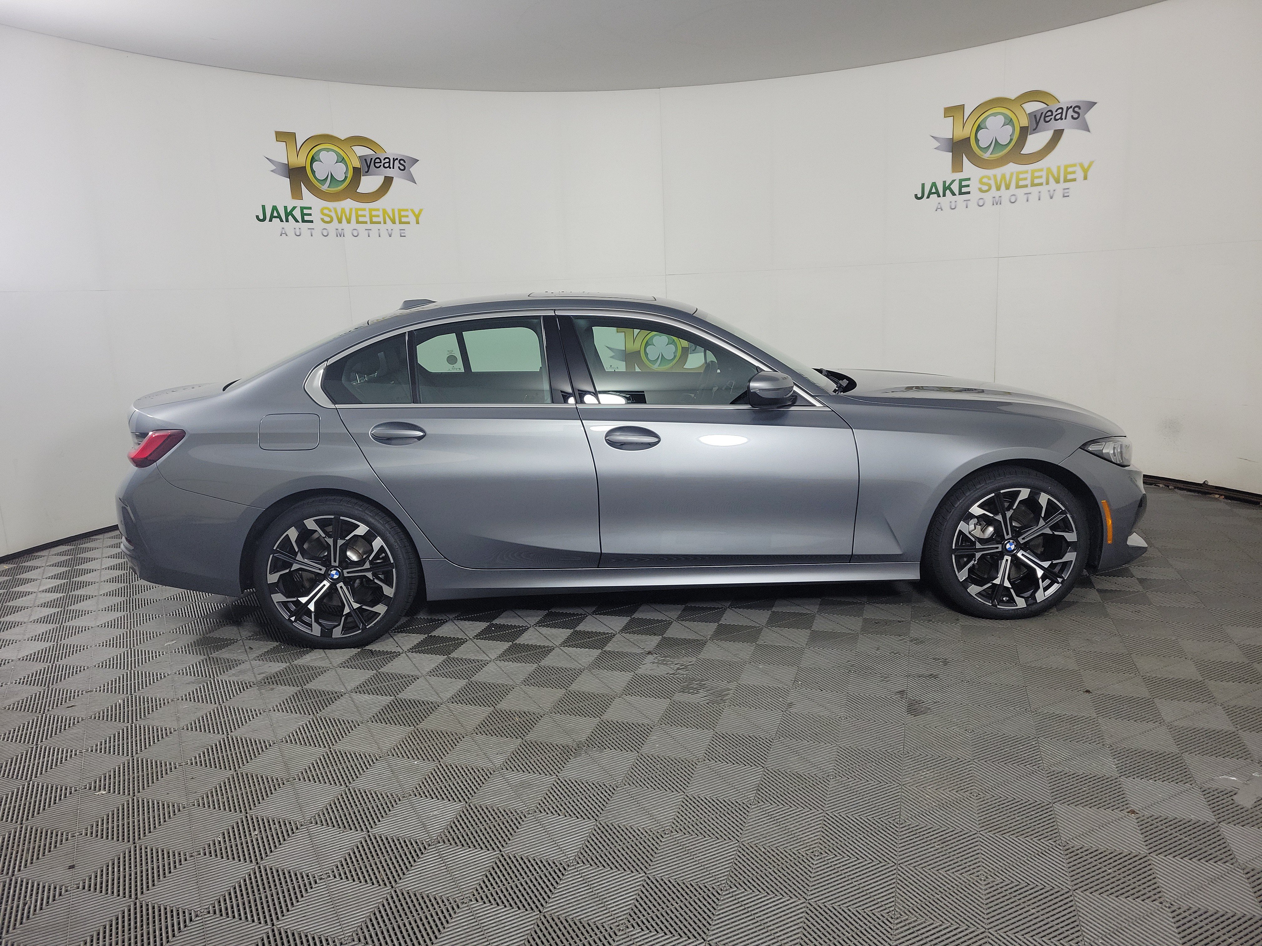 Certified 2025 BMW 330i xDrive Sedan w/ Premium Package AWD/4WD image 8