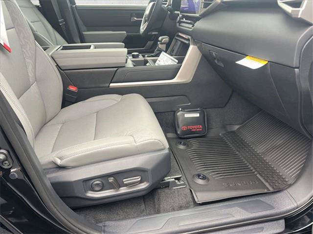 Used 2025 Toyota Tundra Limited AWD/4WD image 13