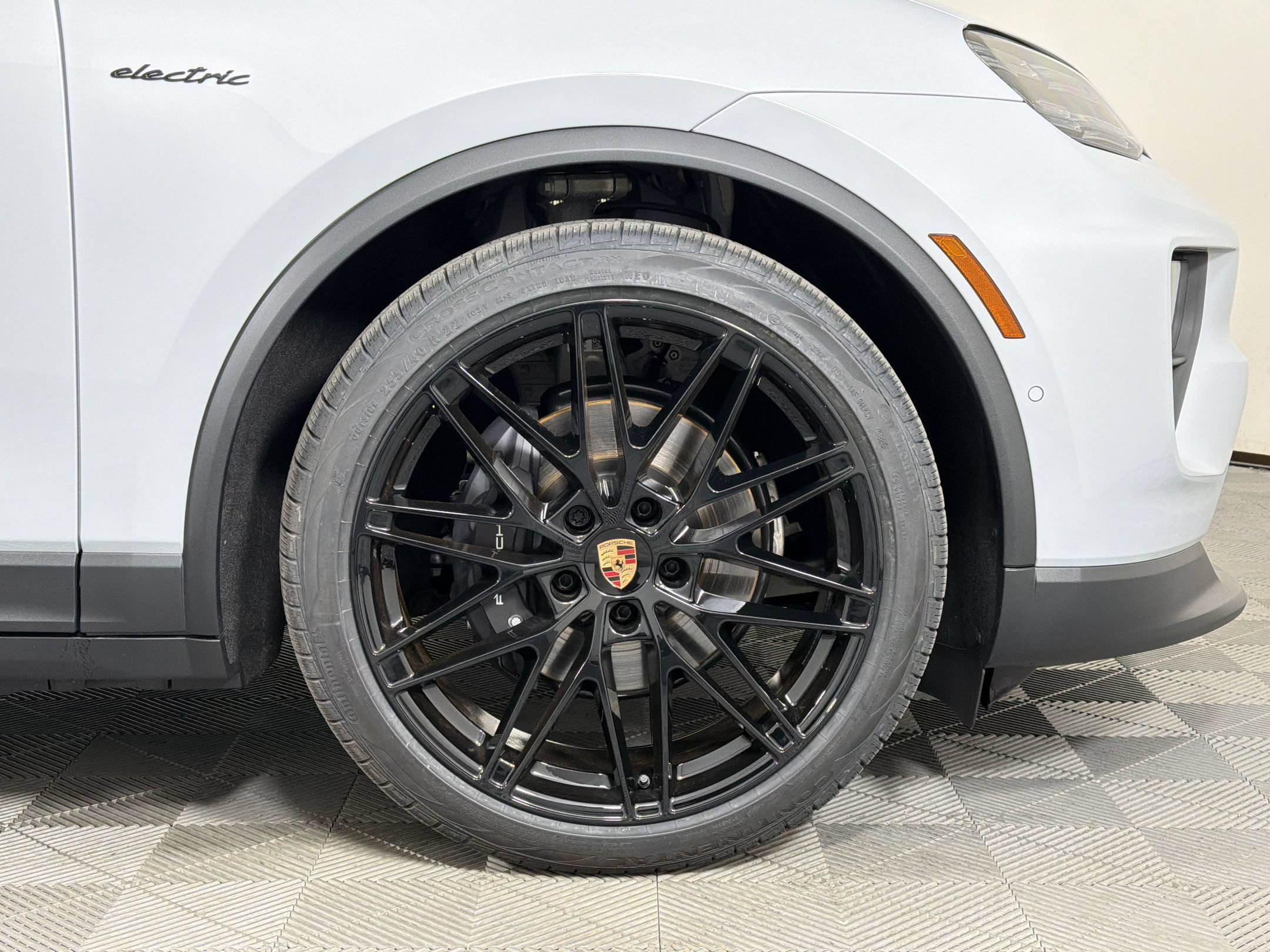 Used 2026 Porsche Macan Electric RWD image 14