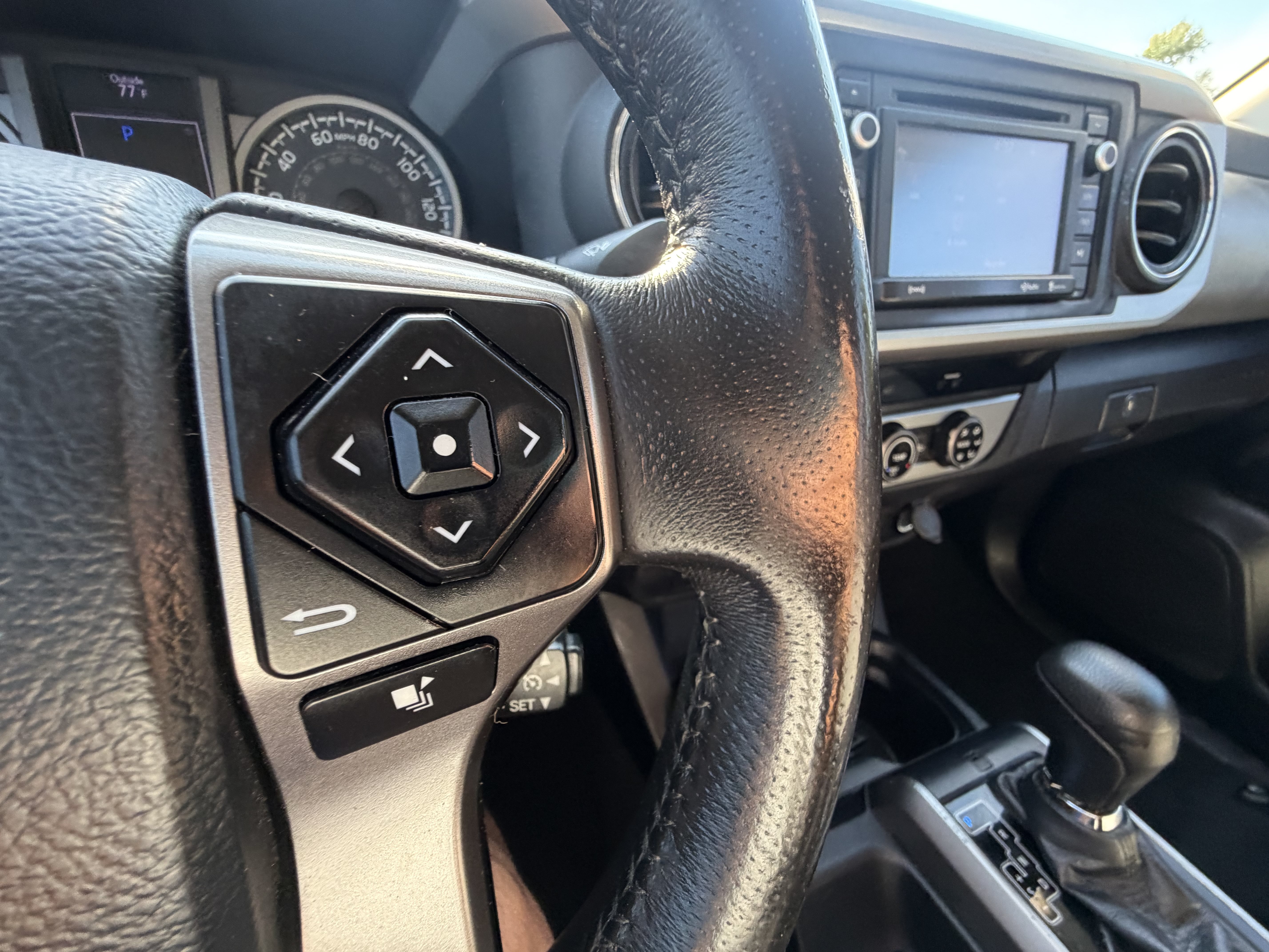 Used 2017 Toyota Tacoma SR5 w/ Tow Package AWD/4WD image 22