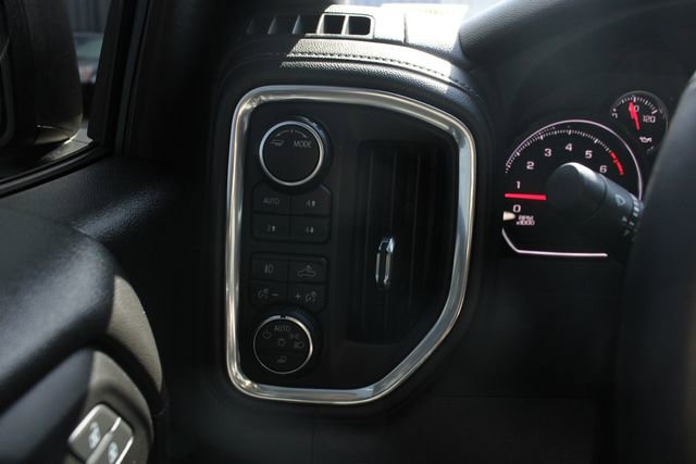 Used 2022 Chevrolet Silverado 1500 LT Trail Boss w/ Safety Package AWD/4WD image 7