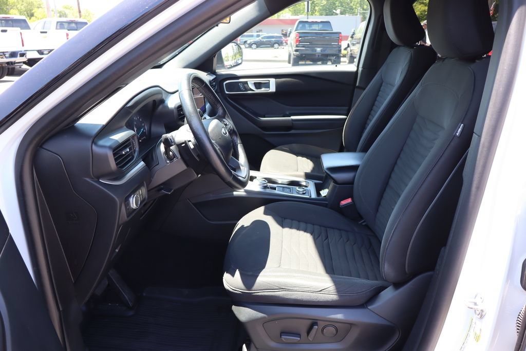 Used 2020 Ford Explorer XLT w/ Comfort Package AWD/4WD image 4