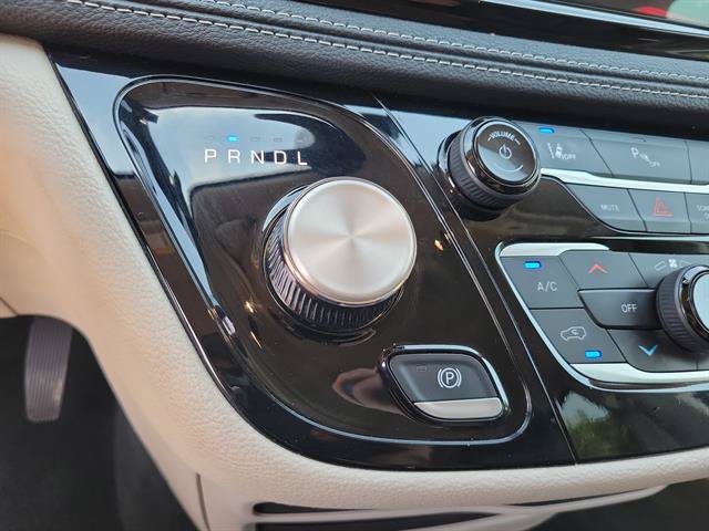 Used 2024 Chrysler Pacifica Limited FWD image 21