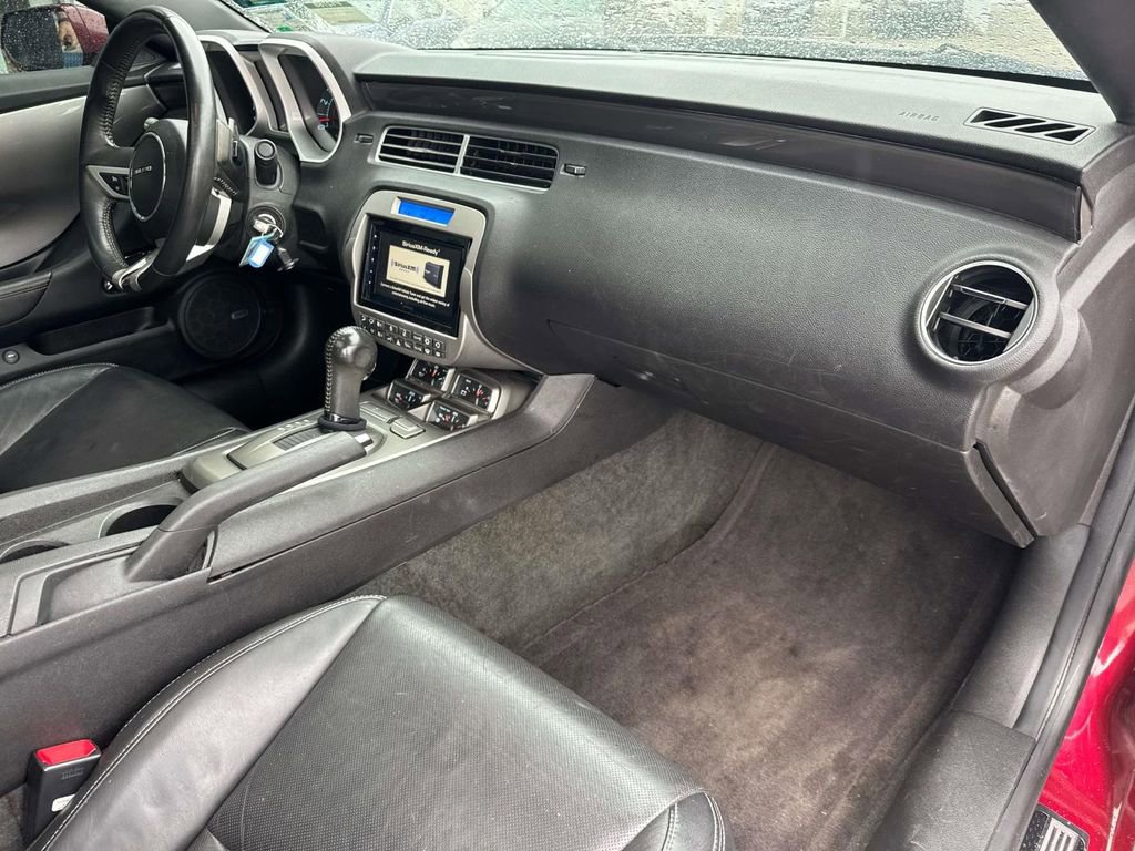 Used 2010 Chevrolet Camaro SS RWD image 11