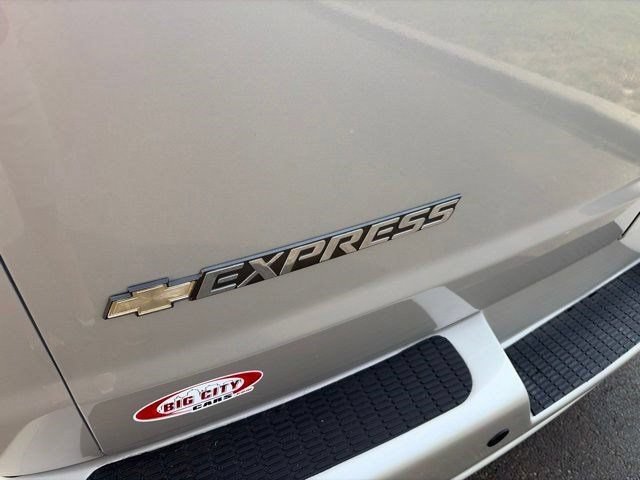 Used 2023 Chevrolet Express 2500 RWD image 43