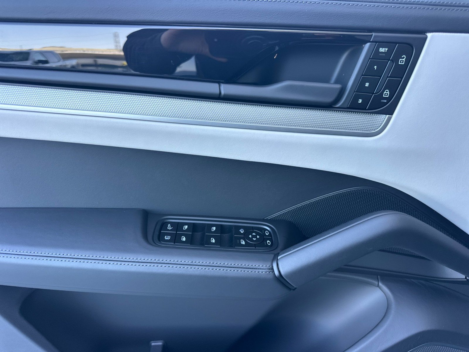 New 2026 Porsche Cayenne Coupe AWD/4WD image 12