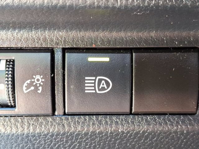 Used 2022 Toyota RAV4 XLE AWD/4WD image 25