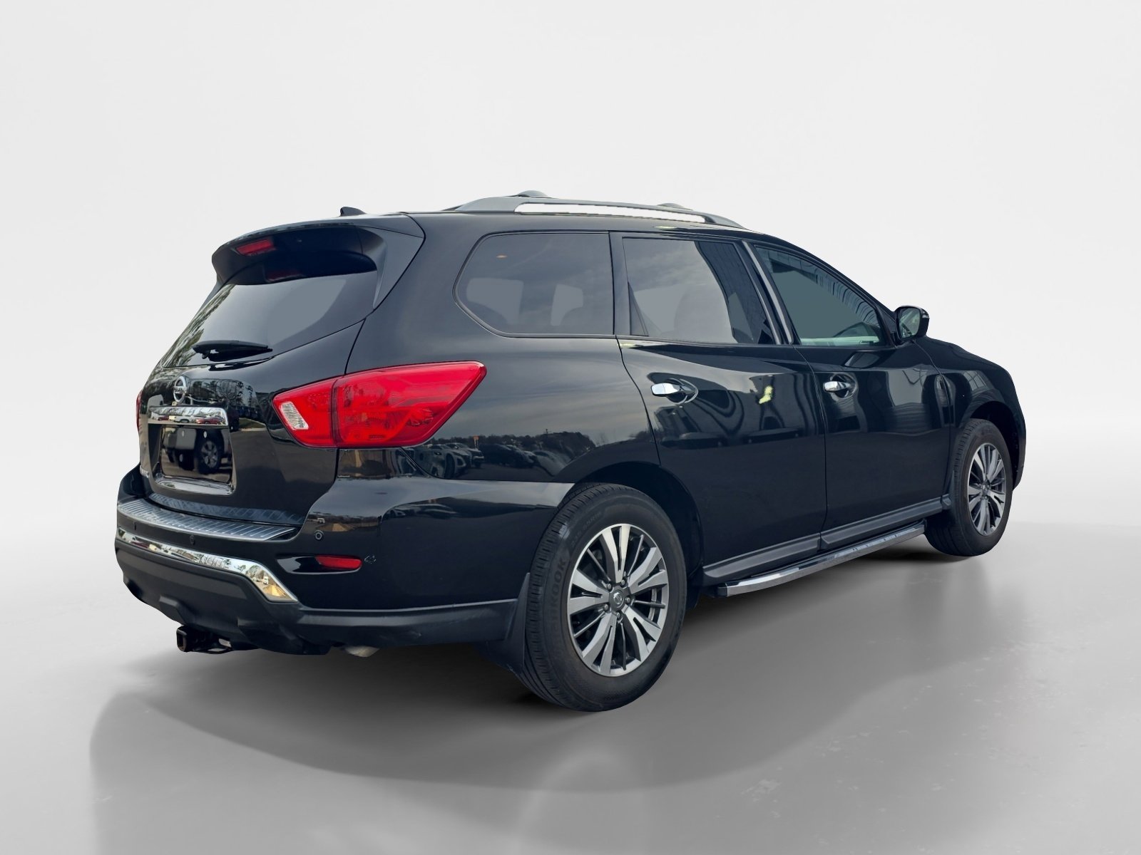 Used 2020 Nissan Pathfinder S image 5