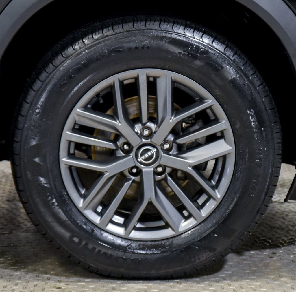 Used 2022 Nissan Rogue S image 13