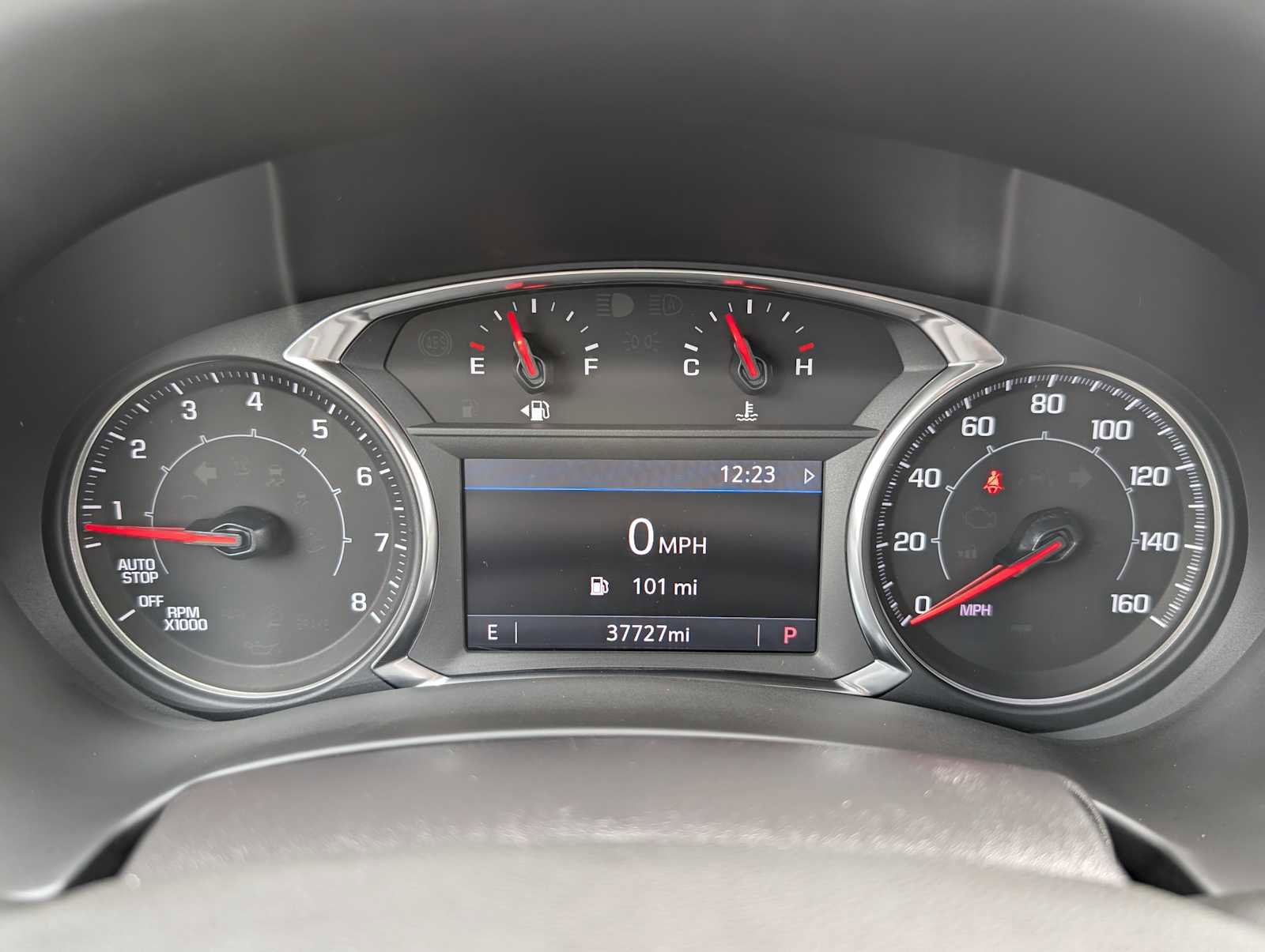 Used 2023 GMC Terrain SLT image 26