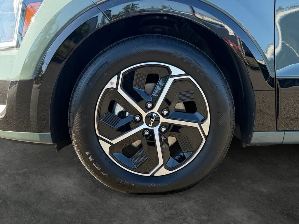 Used 2025 Kia Niro FWD image 4