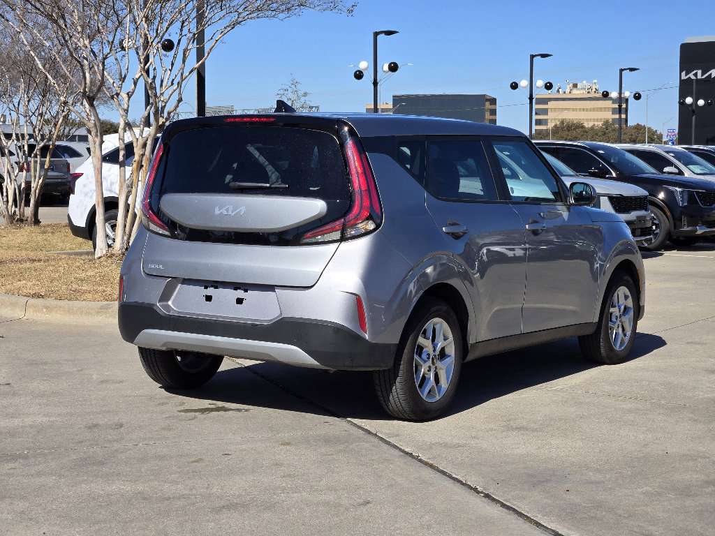Certified 2025 Kia Soul S image 4