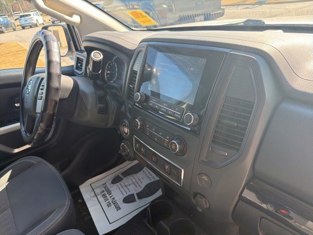 Used 2022 Nissan Titan SV image 26