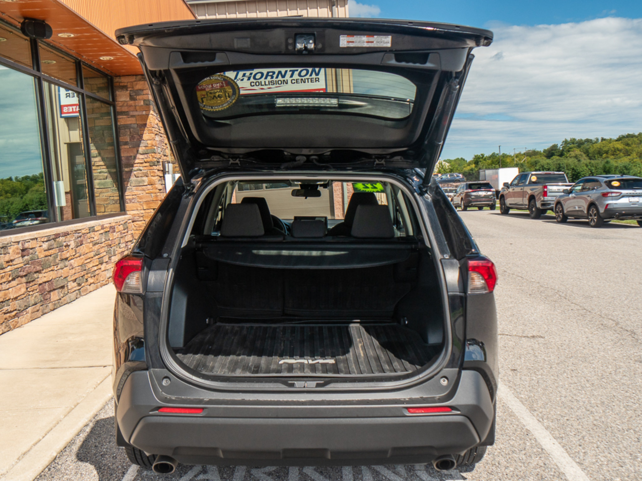 Used 2022 Toyota RAV4 XLE w/ Convenience Package AWD/4WD image 28
