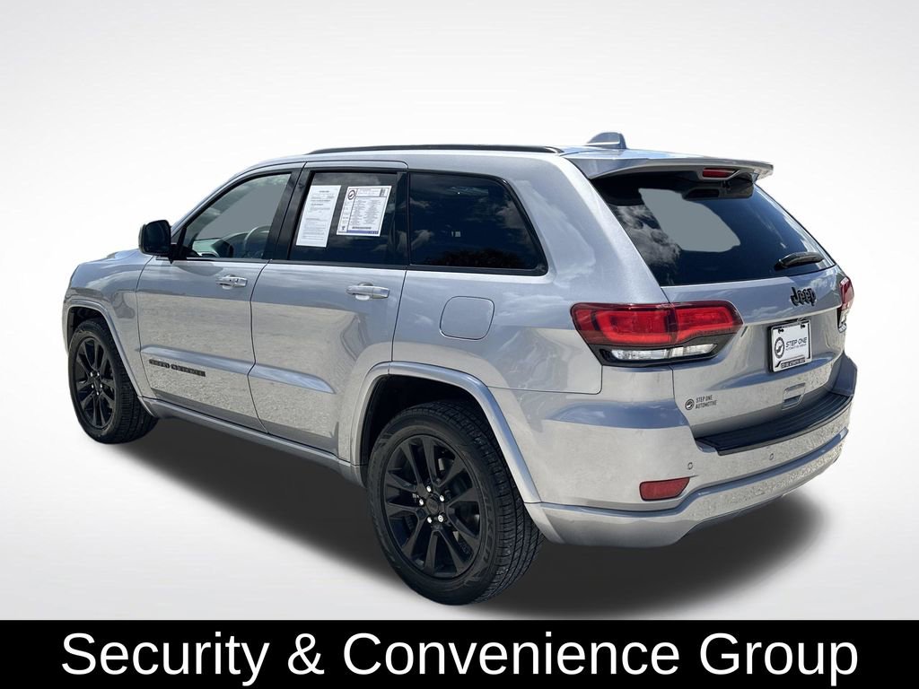 Used 2017 Jeep Grand Cherokee Altitude image 4