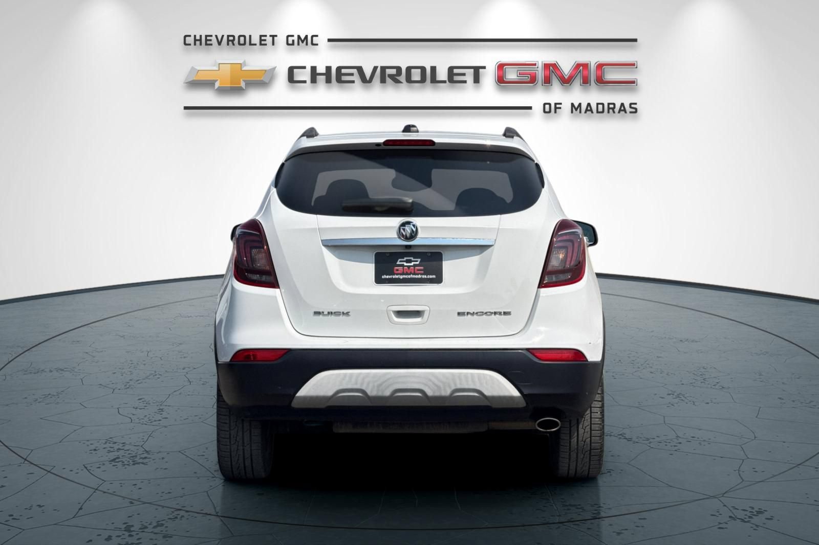 Used 2018 Buick Encore Essence FWD image 4