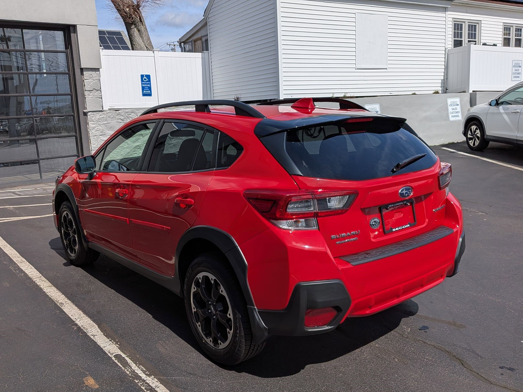 Used 2023 Subaru Crosstrek 2.0i Premium image 4