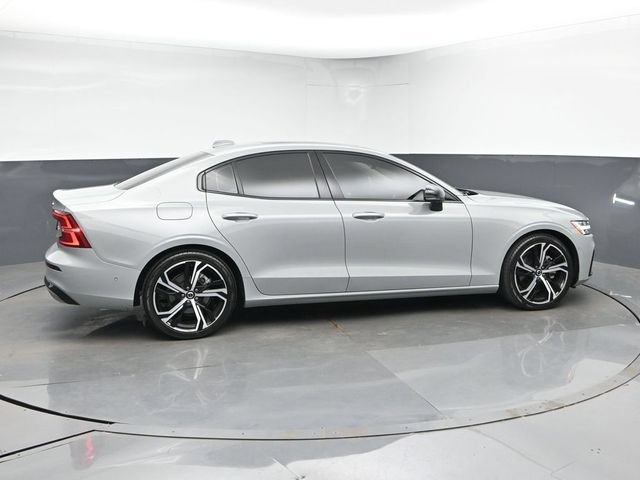 Used 2025 Volvo S60 B5 Plus FWD image 9