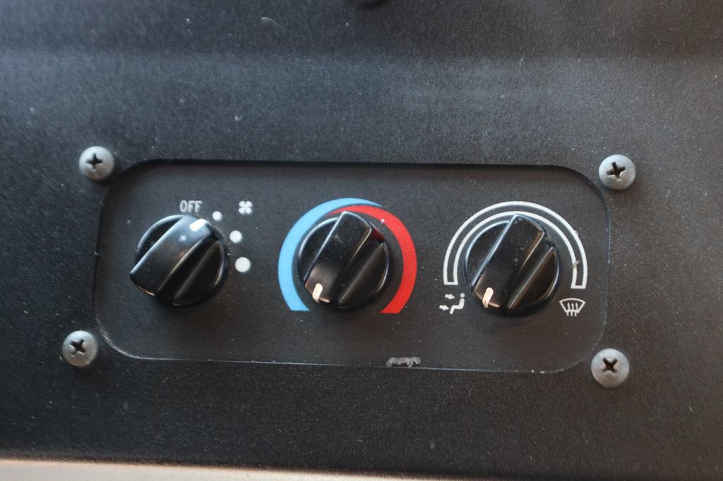 Used 2019 Ford E-450 and Econoline 450 Super Duty RWD image 27