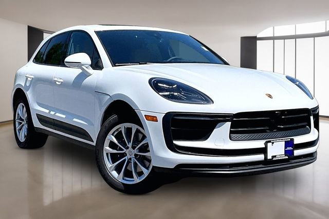 Used 2026 Porsche Macan AWD/4WD image 3