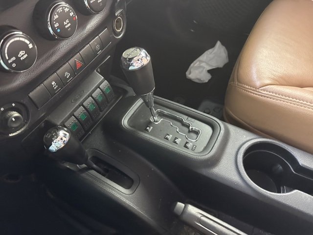 Used 2014 Jeep Wrangler Unlimited Sahara w/ Dual Top Group image 18