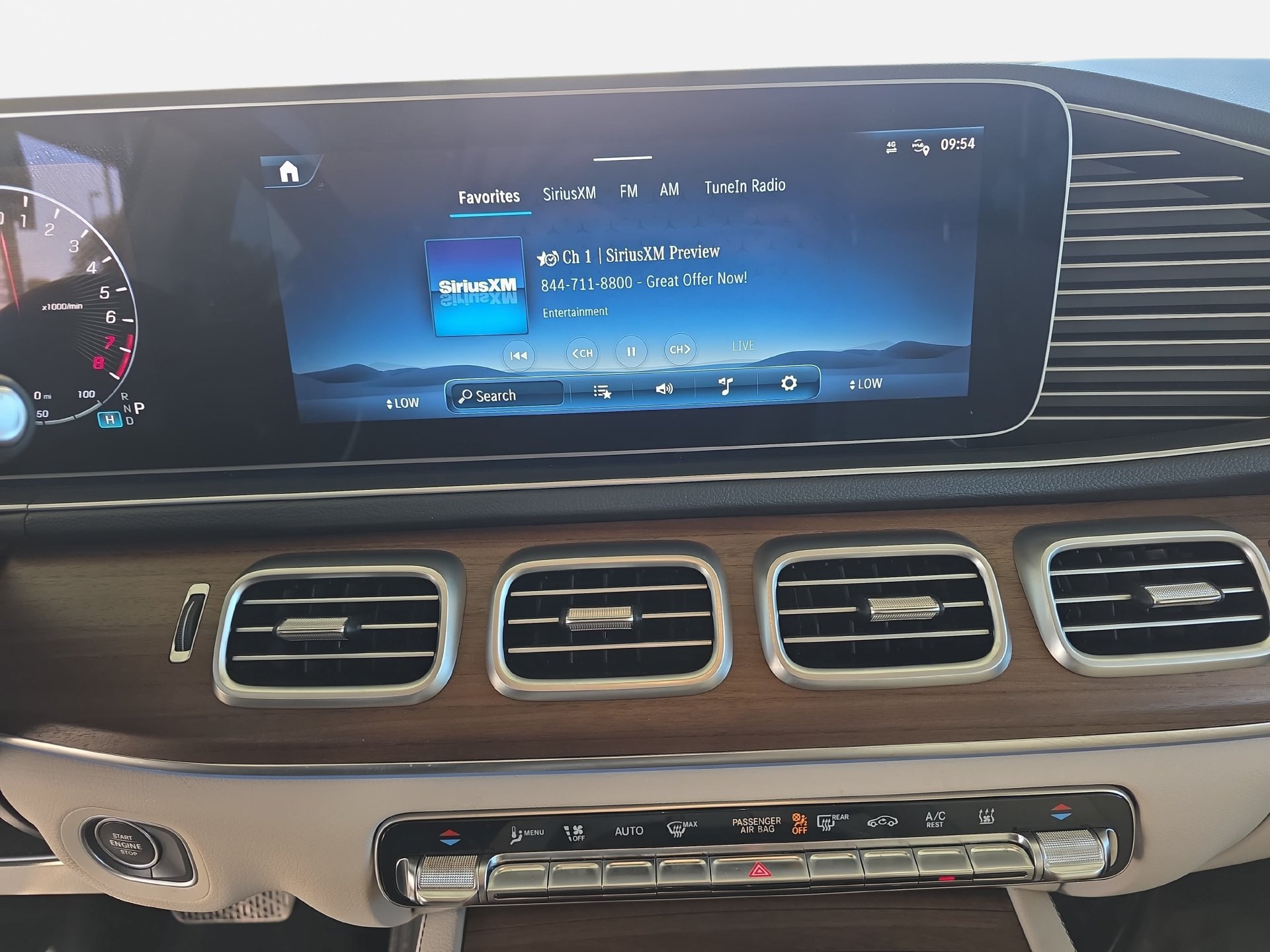 Used 2025 Mercedes-Benz GLE 450e 4MATIC image 18