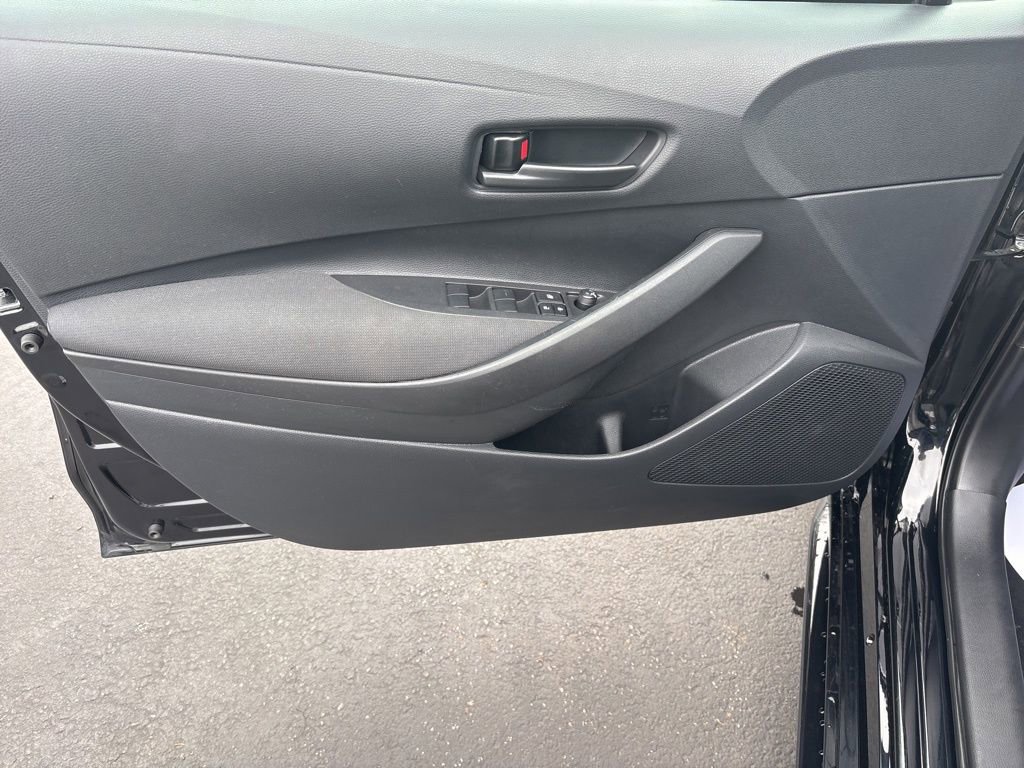 Used 2025 Toyota Corolla LE image 10