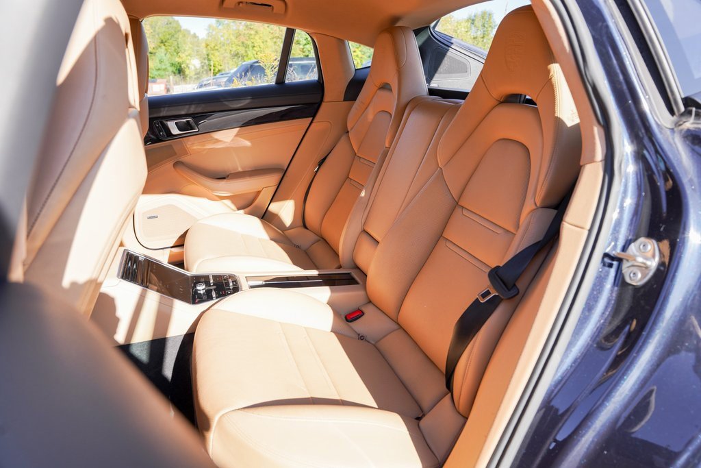 Used 2018 Porsche Panamera 4 image 28
