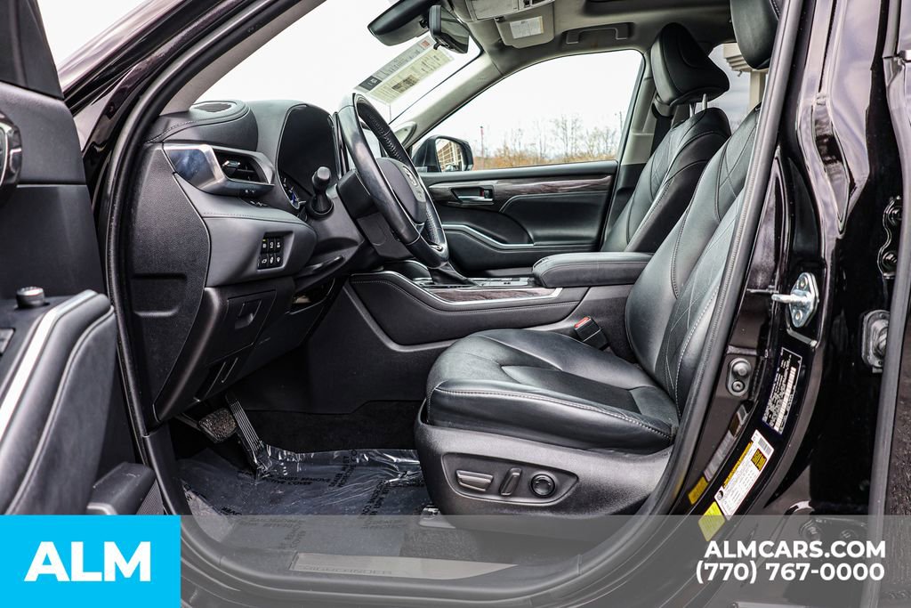 Used 2021 Toyota Highlander Platinum image 18