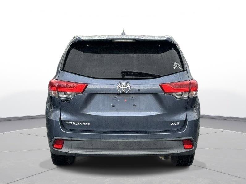 Used 2018 Toyota Highlander XLE image 7