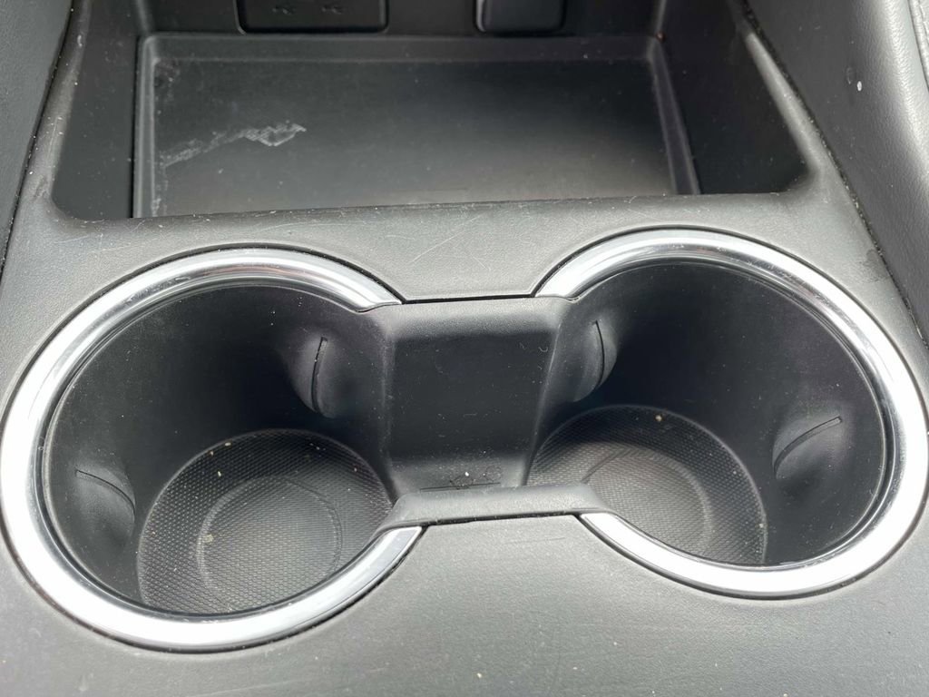 Used 2023 Chevrolet Suburban LT image 27