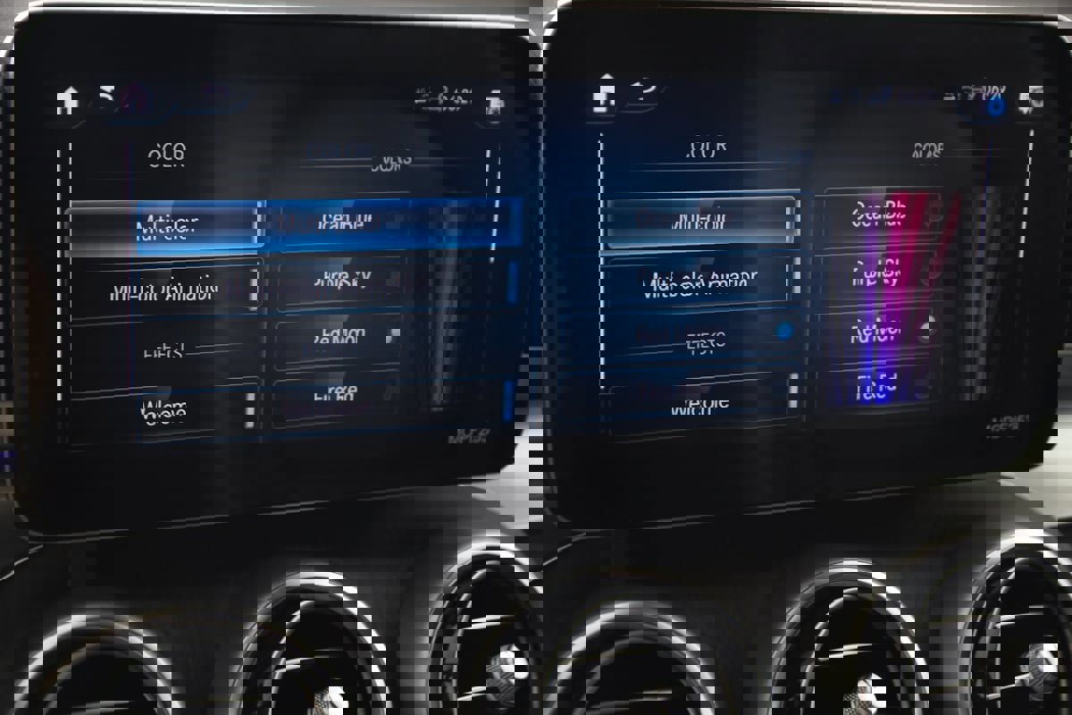 Used 2022 Mercedes-Benz GLC 300 4MATIC w/ Driver Assistance Package image 42