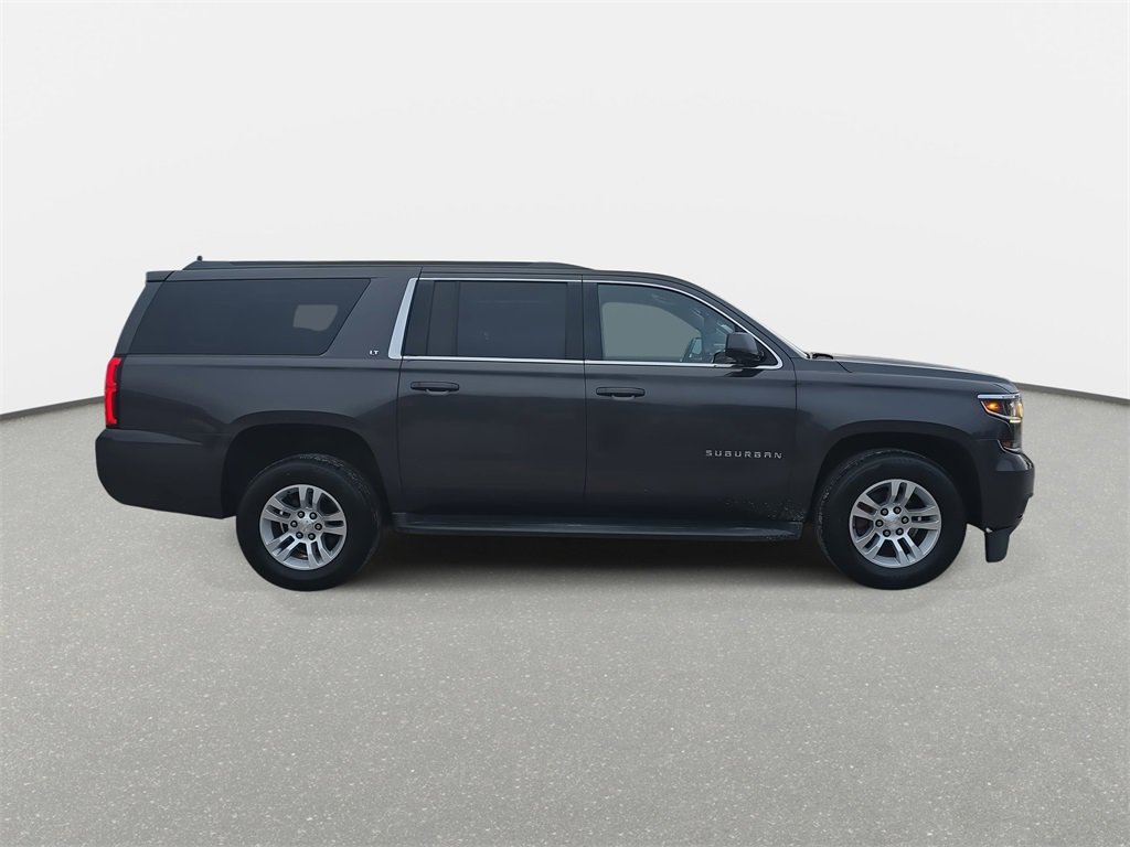 Used 2017 Chevrolet Suburban LT image 4