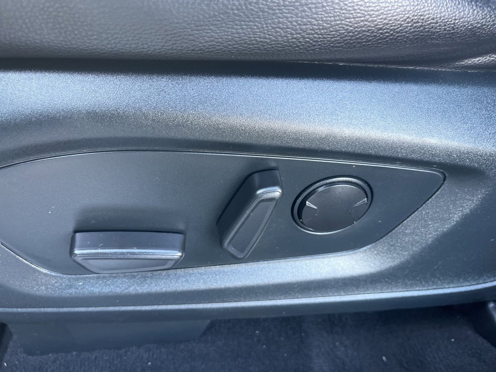 Used 2023 Ford Explorer Limited image 18