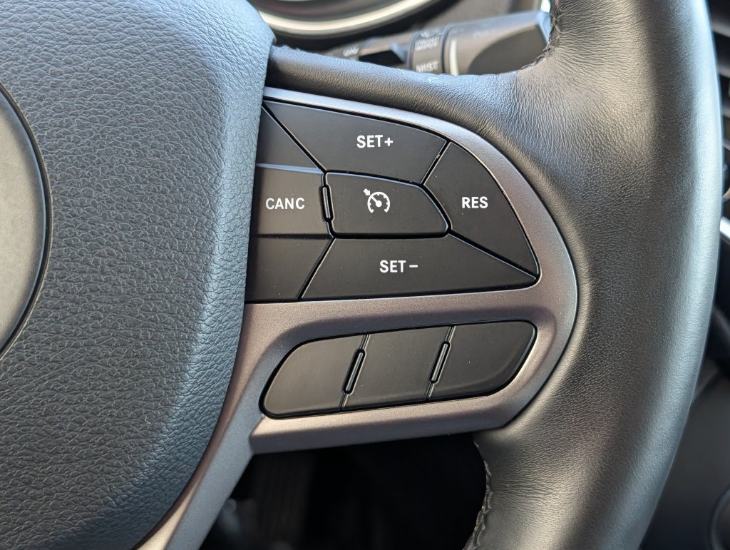 Used 2019 Jeep Cherokee Limited AWD/4WD image 23