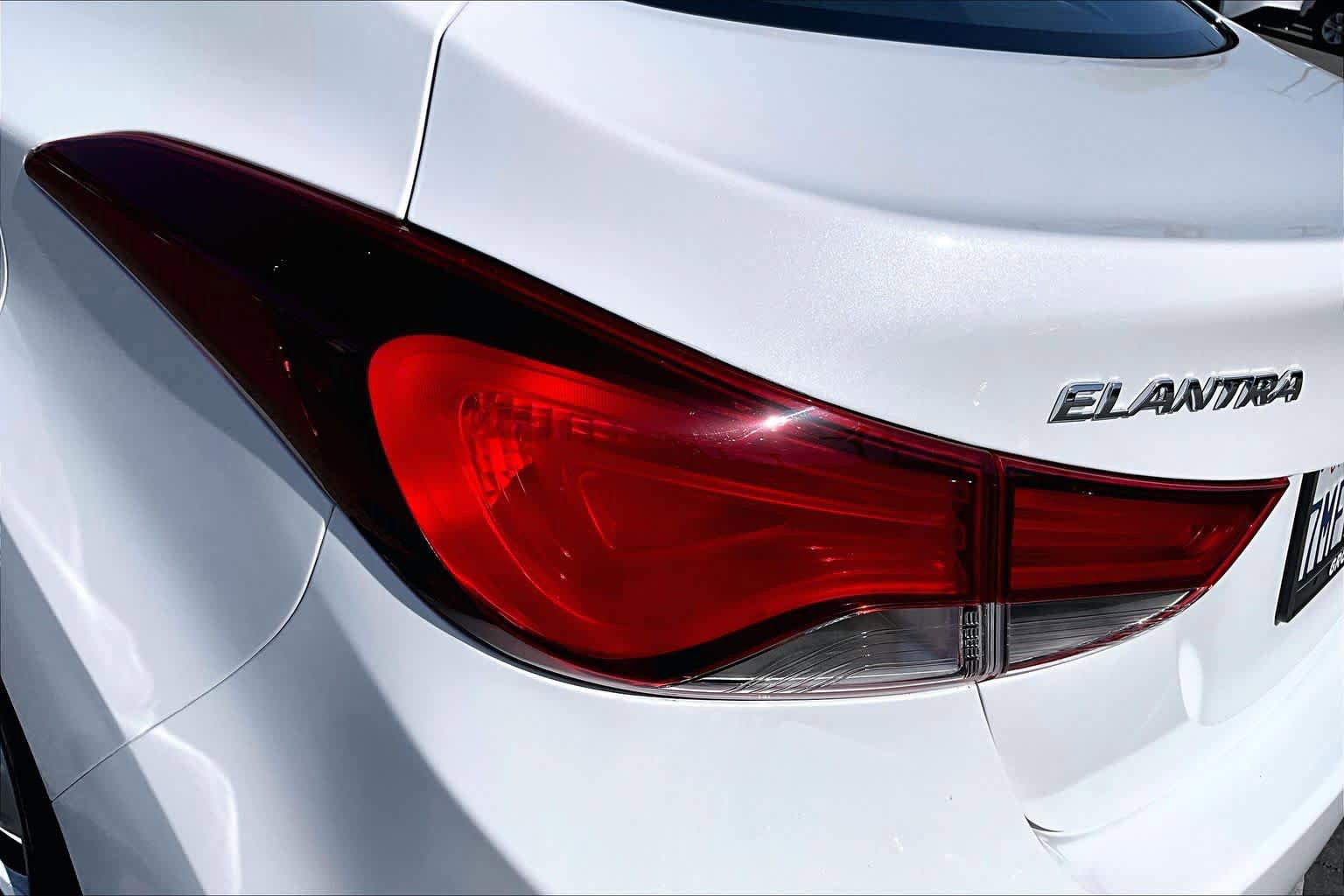 Used 2016 Hyundai Elantra SE FWD image 26