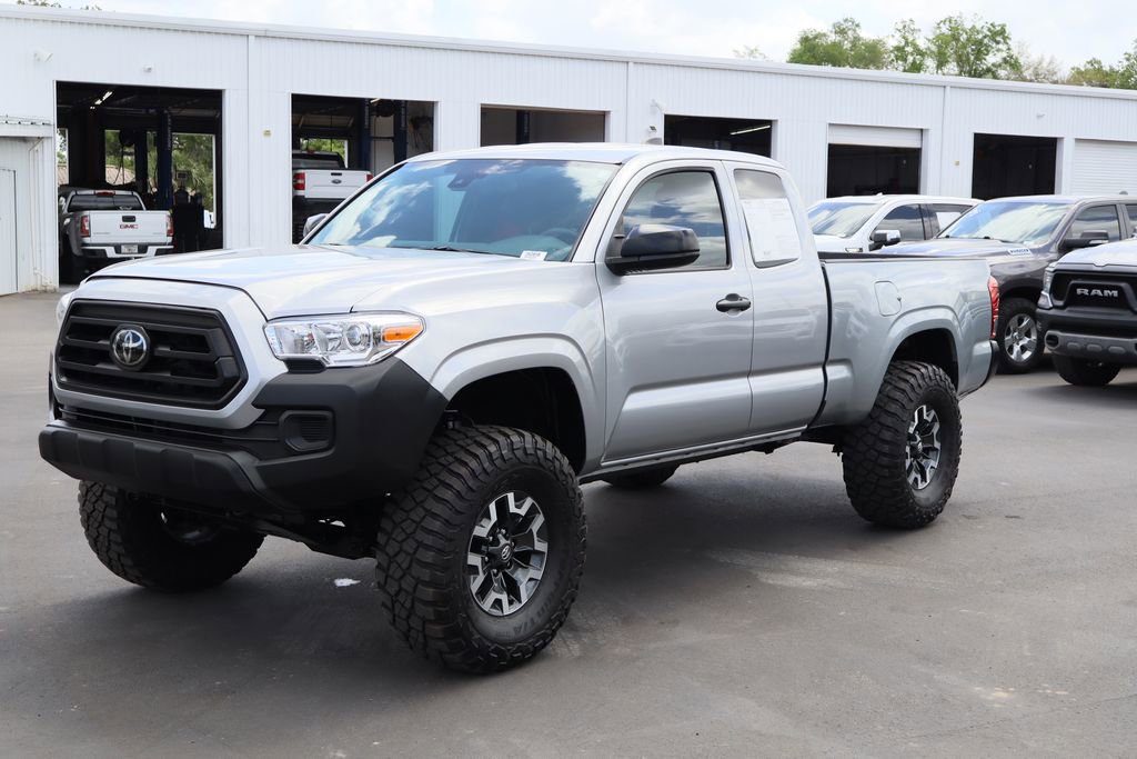 Used 2020 Toyota Tacoma SR image 4