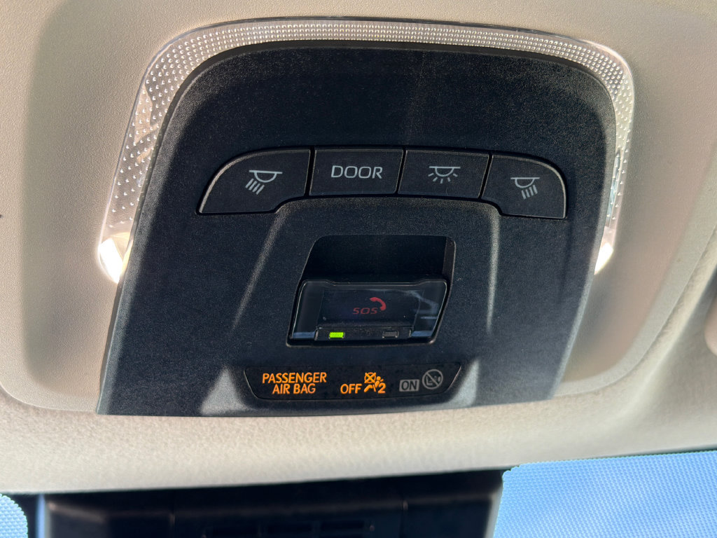Used 2025 Toyota Corolla LE FWD image 31