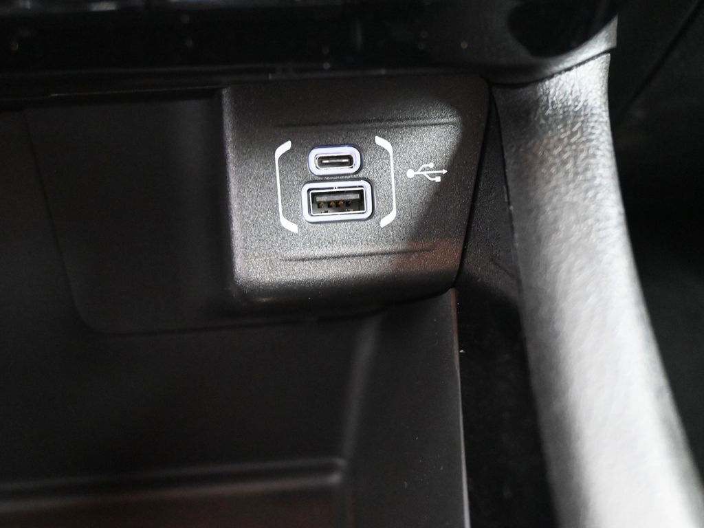 New 2026 Jeep Compass Latitude image 4