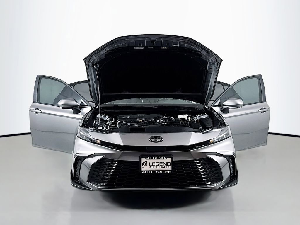 Used 2025 Toyota Camry SE FWD image 15