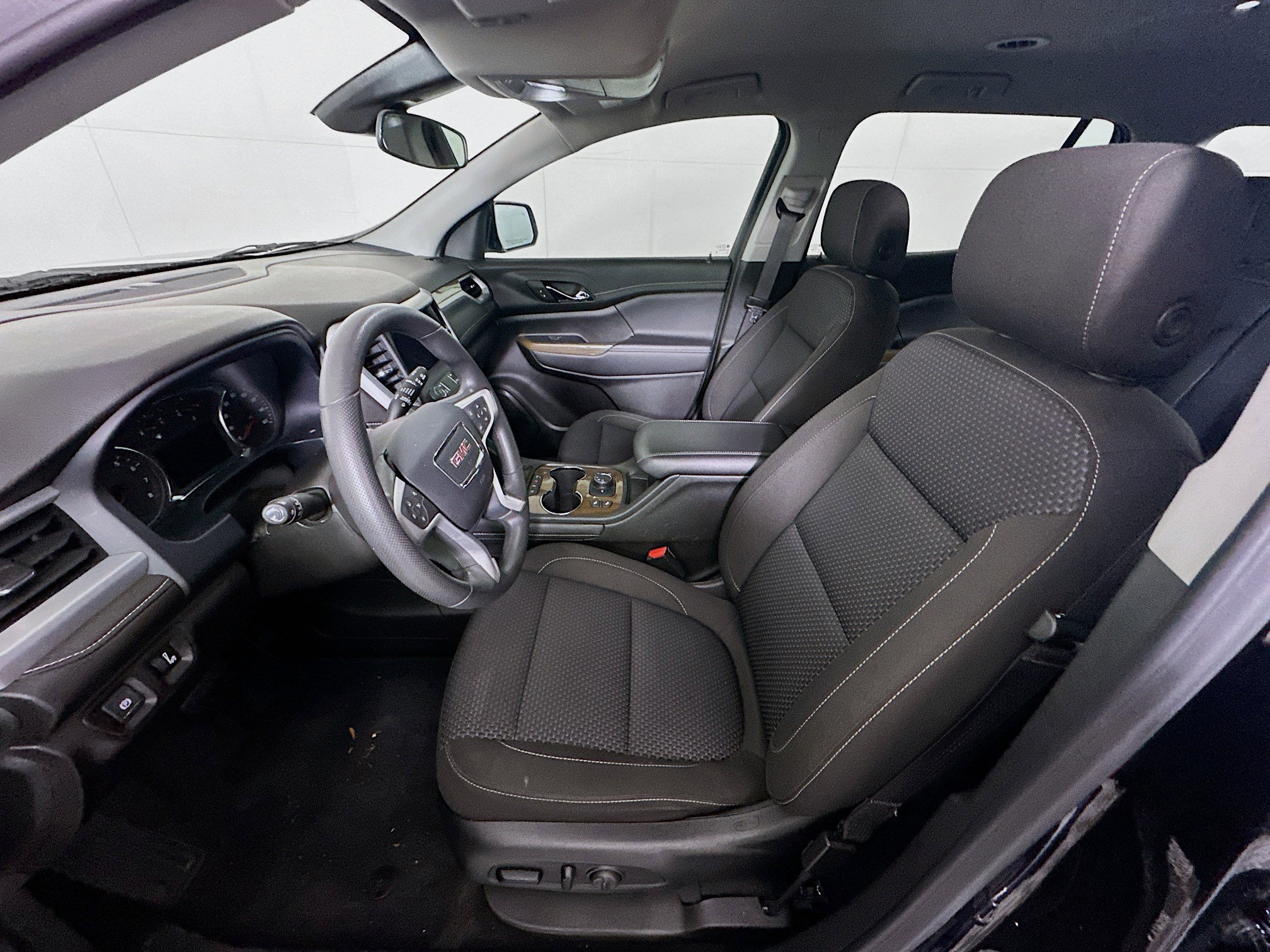 Used 2023 GMC Acadia SLE w/ Driver Convenience Package image 13