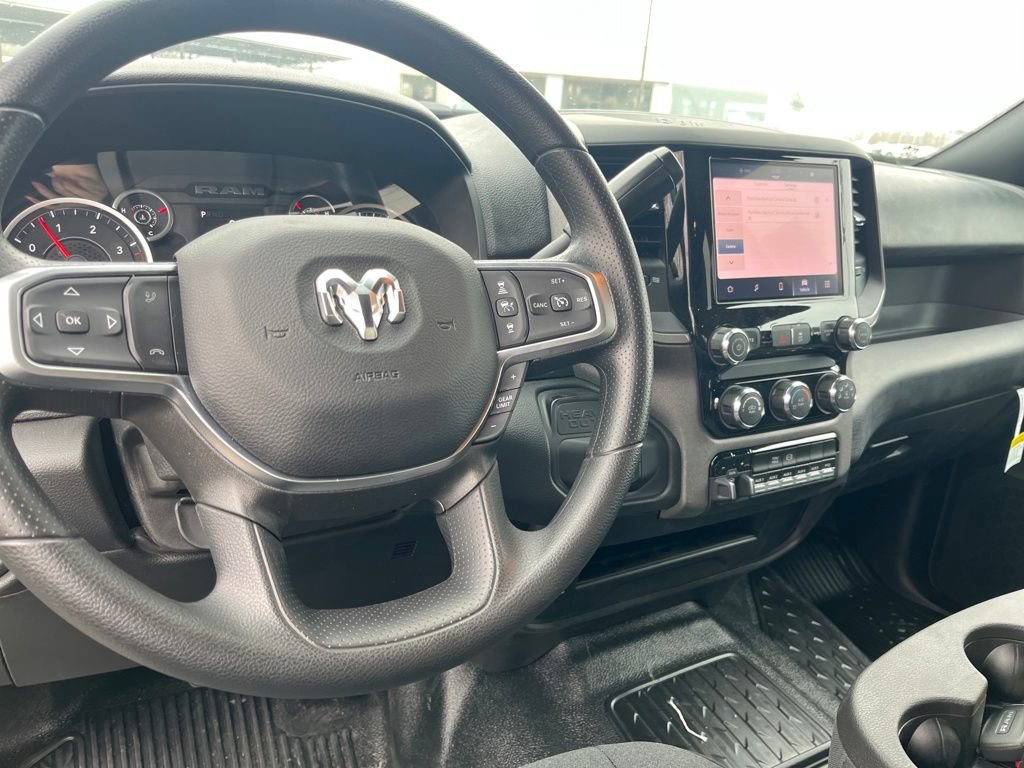 New 2025 RAM 5500 Tradesman AWD/4WD image 17