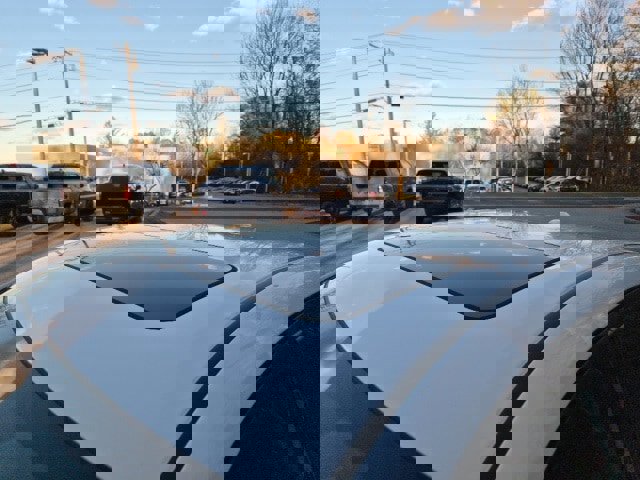 Used 2022 Nissan Sentra SR w/ SR Premium Package image 7