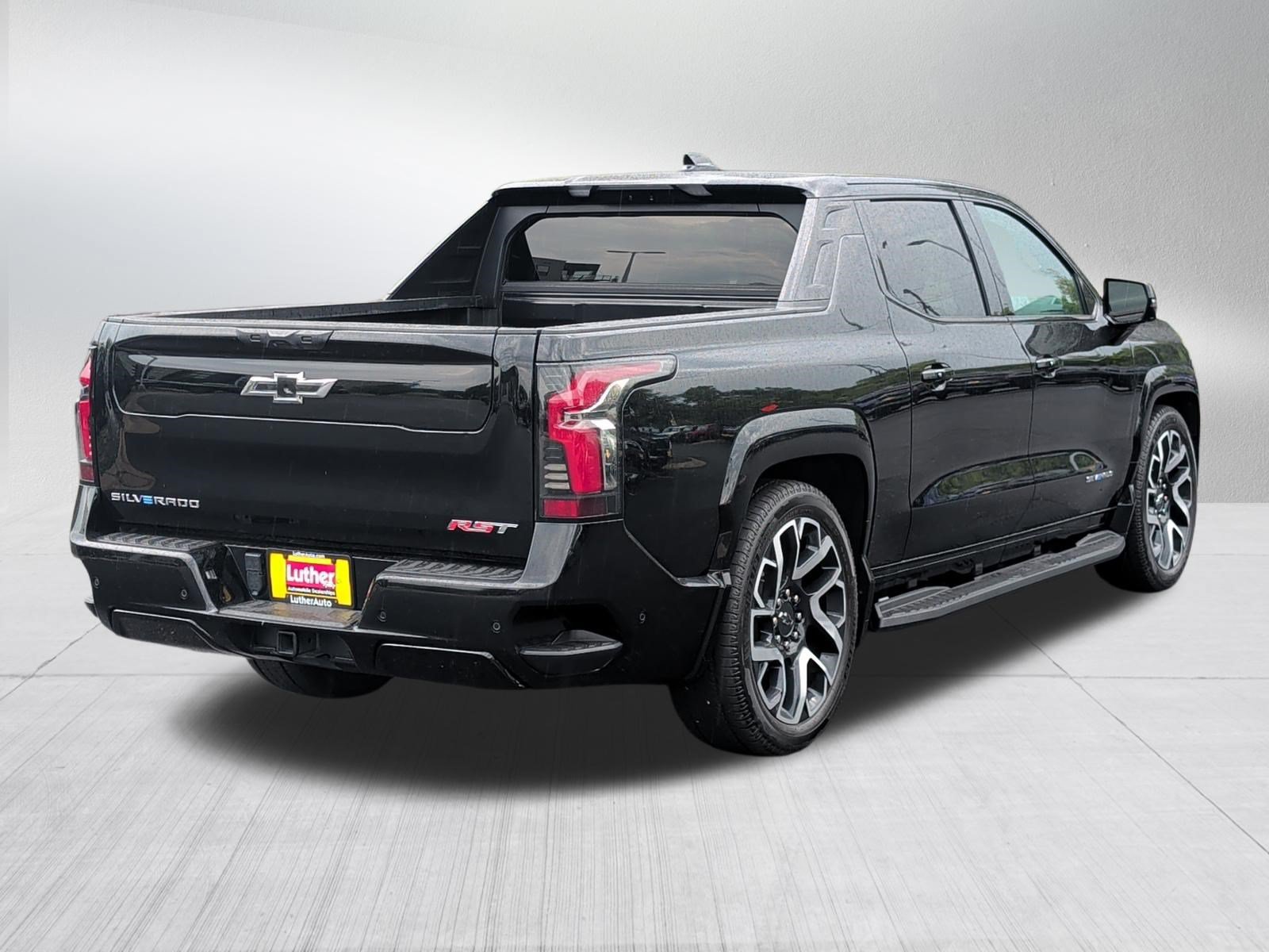Used 2024 Chevrolet Silverado EV RST AWD/4WD image 7