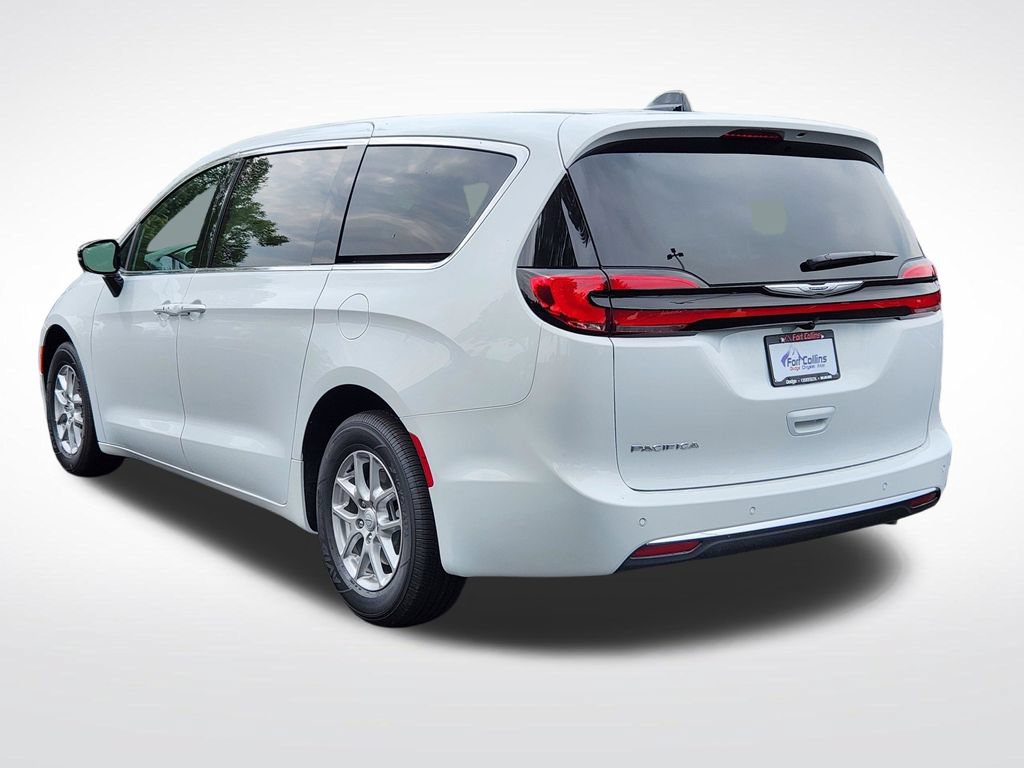 New 2026 Chrysler Pacifica Select FWD image 3