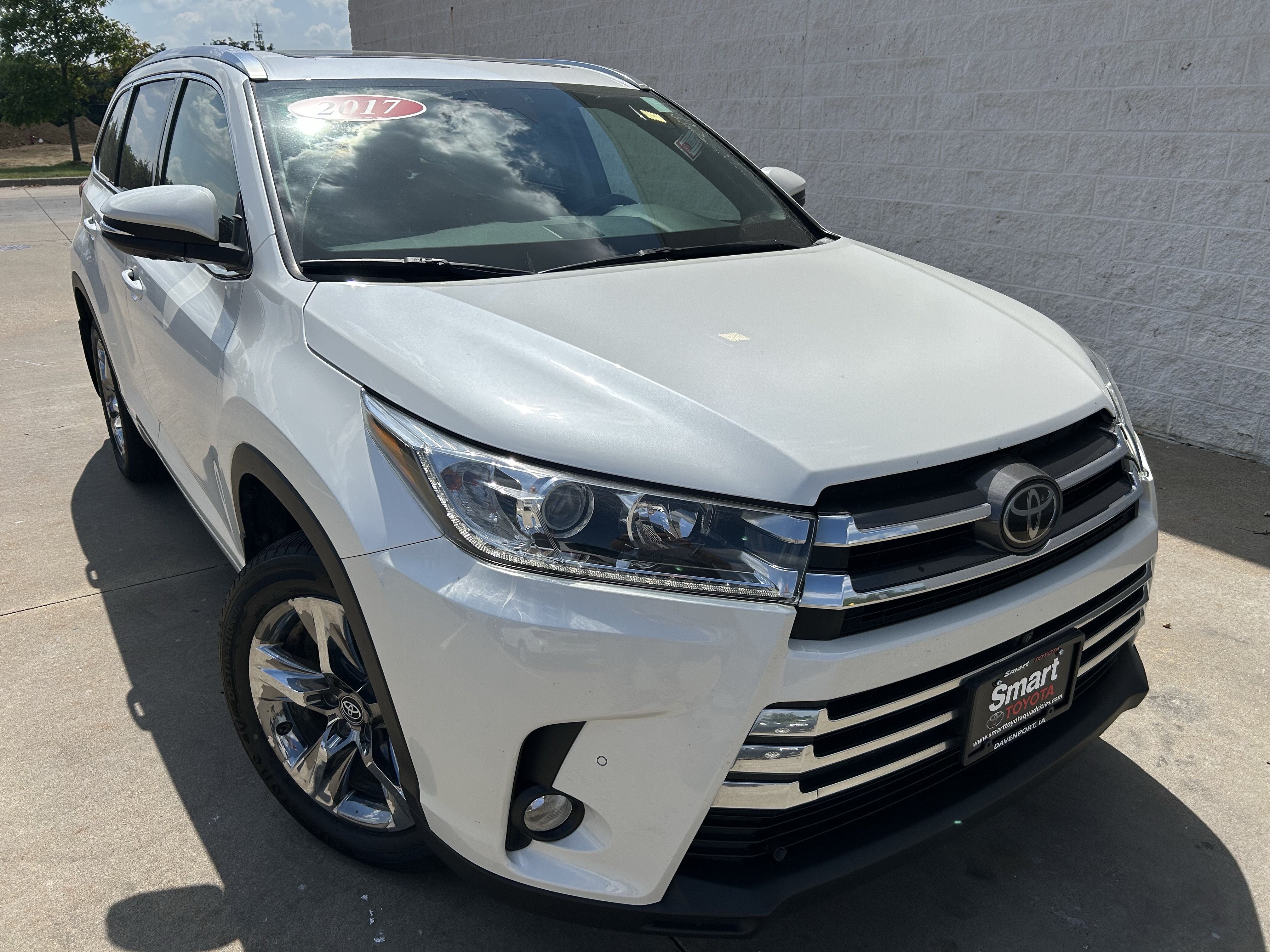 Used 2017 Toyota Highlander Limited Platinum AWD/4WD image 29